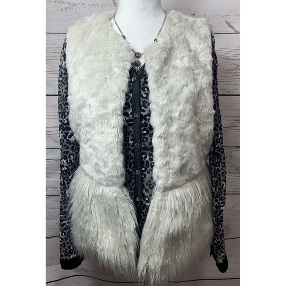 NWOT a.n.a Faux Fur Vest With Fringe Accents - Picture 1 of 7